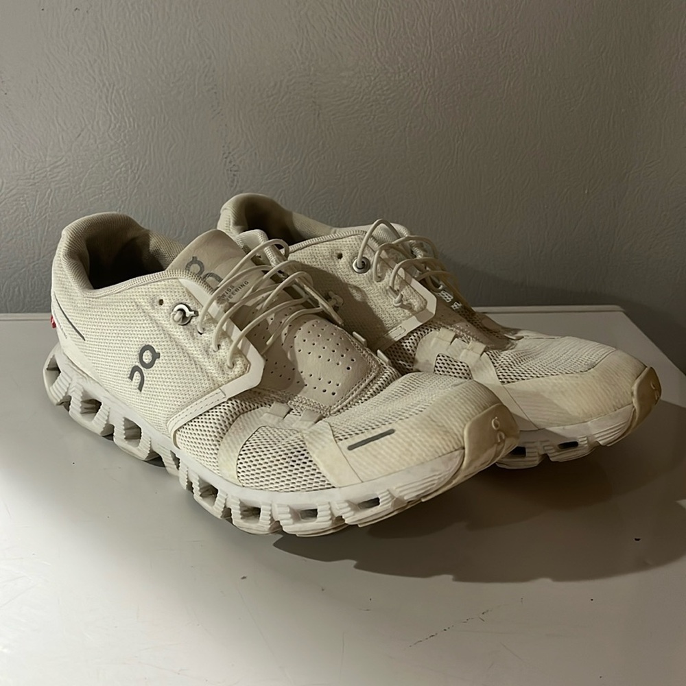 Women size 9.5 on clouds